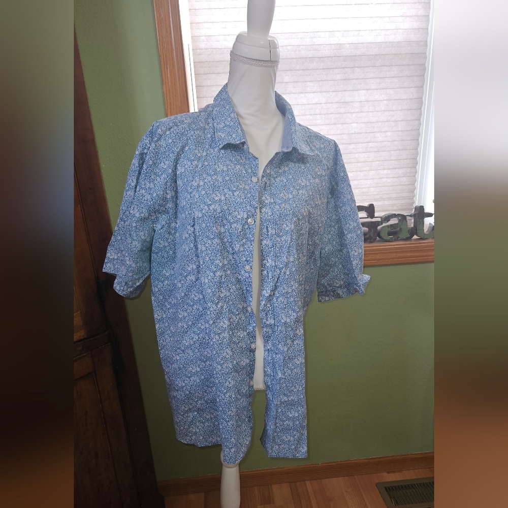 Van Heusen Light Blue Floral Casual Button-Down Shirt Size Xxl.